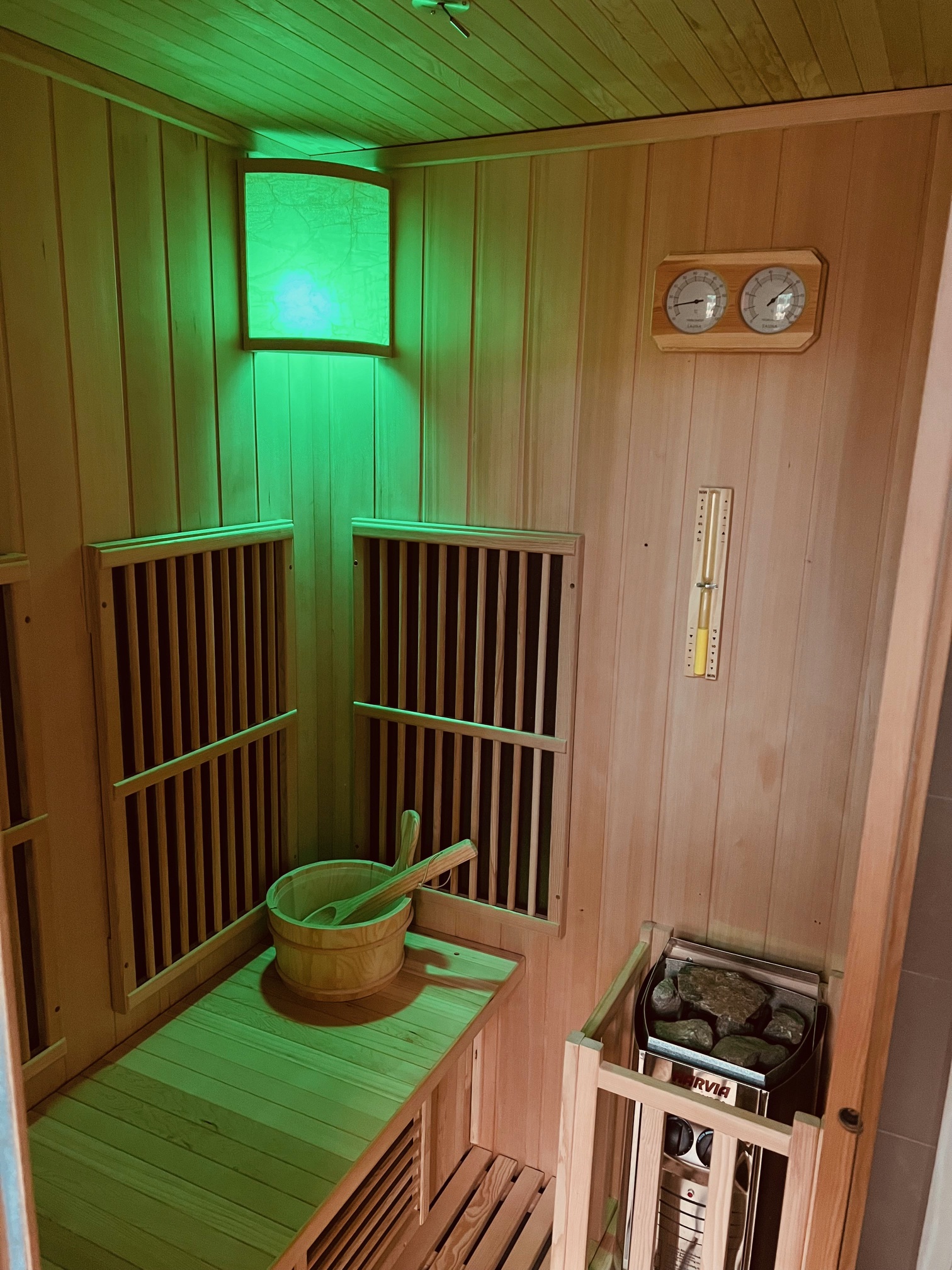 Sauna und Infrarotkabine marneo power